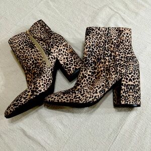SUGAR LEOPARD PRINT BOOTS NWOB.           SIZE 10 SMOKE FREE PET FREE HOME